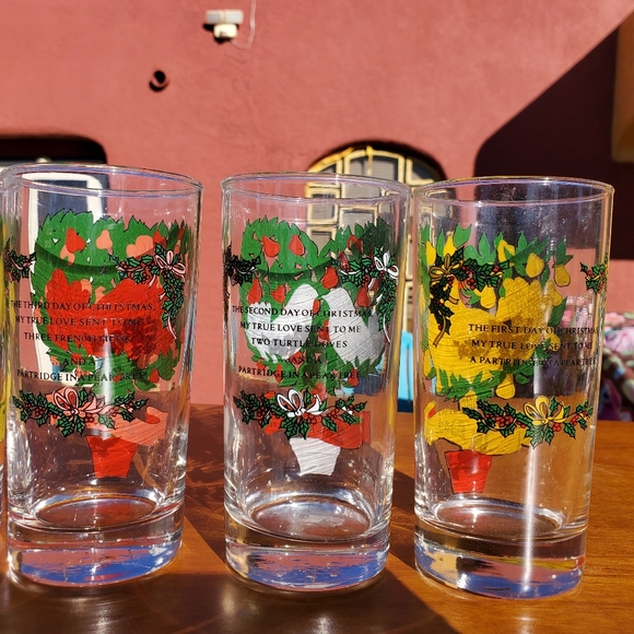 Anchor Hocking 12th Days of Christmas Glass Set - Picture 4 of 7